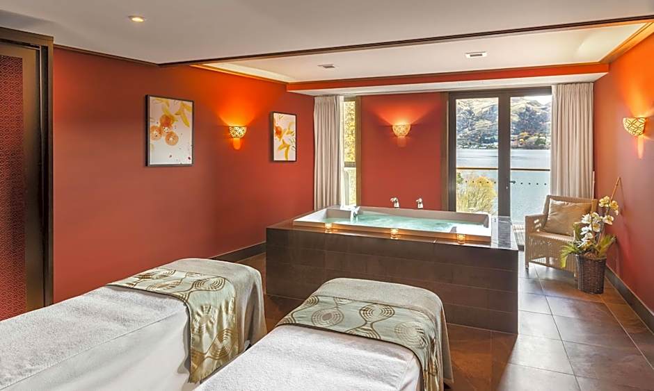 Hilton Queenstown hotel interior